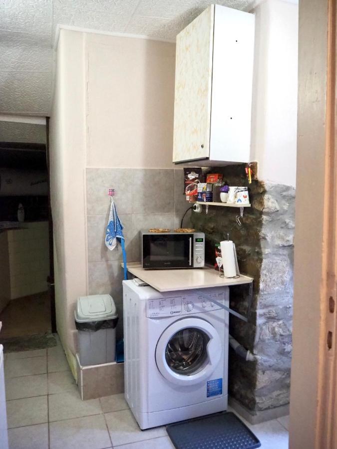 Authentic Guest Stay In The Heart Of Veliko Tarnovo Студио С Изглед Към Царевец ภายนอก รูปภาพ