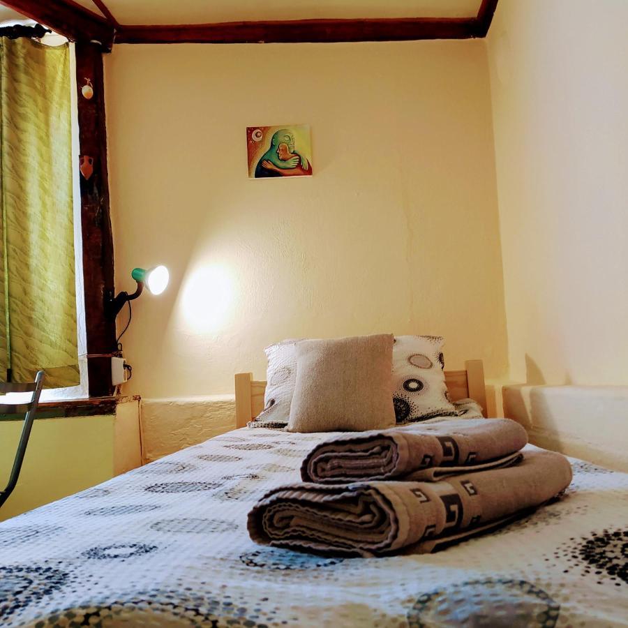 Authentic Guest Stay In The Heart Of Veliko Tarnovo Студио С Изглед Към Царевец ภายนอก รูปภาพ